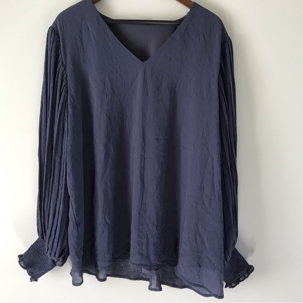 Entro women's 1X blue long puff sleeve blouse